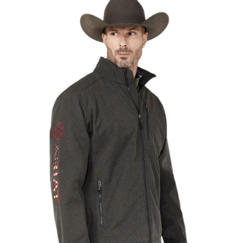 EUC 🔥 Ariat Logo 2.0 Softshell Jacket Mens Size Medium Charcoal Gray Americana